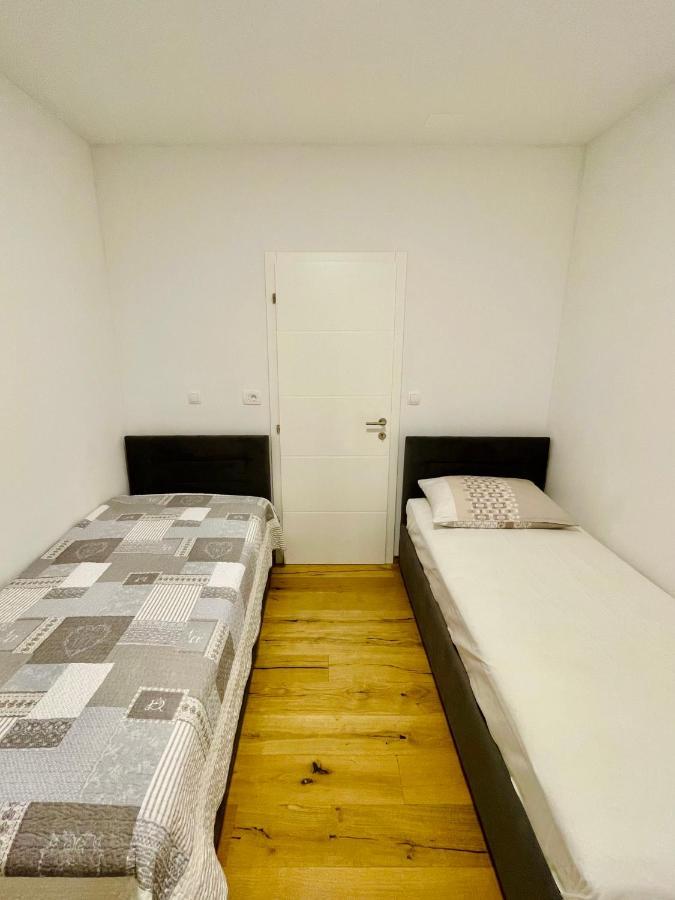 Alida Valli Apartment Kaštela エクステリア 写真